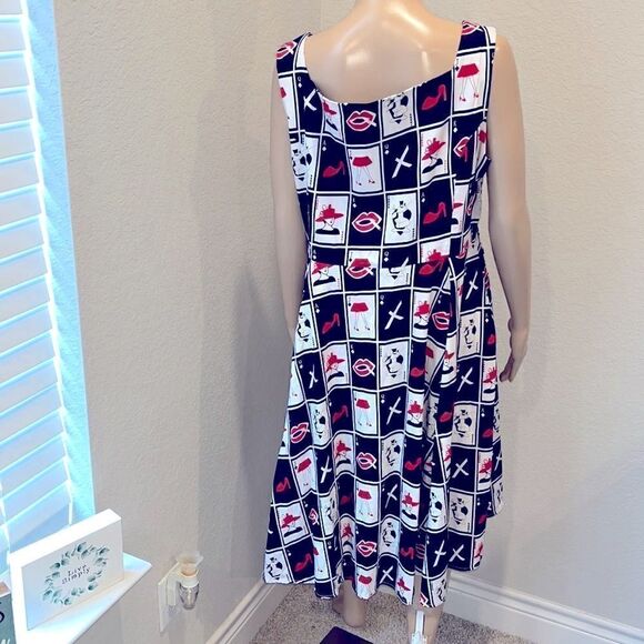 Hearts & Roses Aline designer dress. - Picture 3 of 8